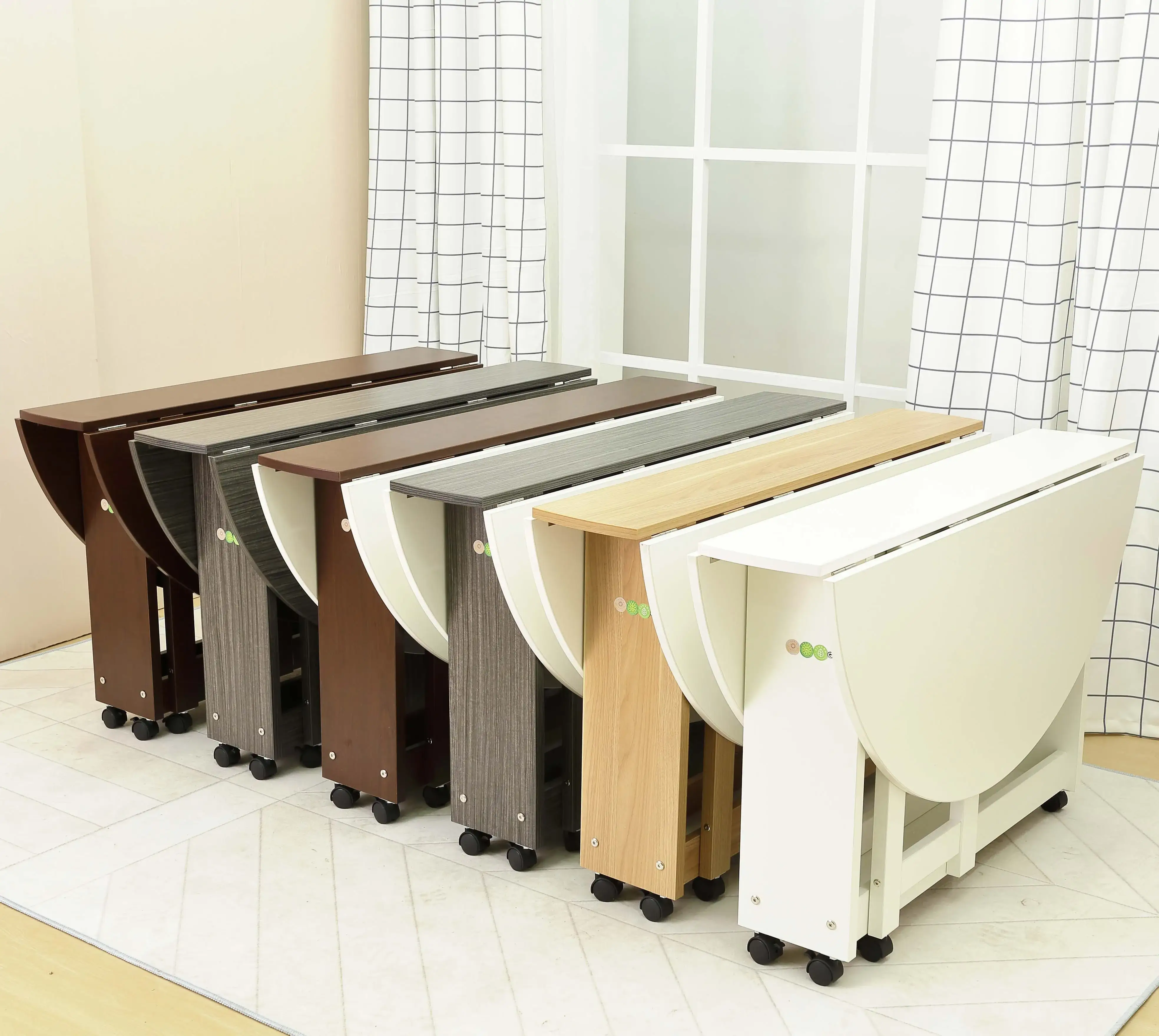 China Neuestes Design Nützliche Esszimmermöbel Ausziehbarer Esstisch aus Holz mit 4 Rädern 1