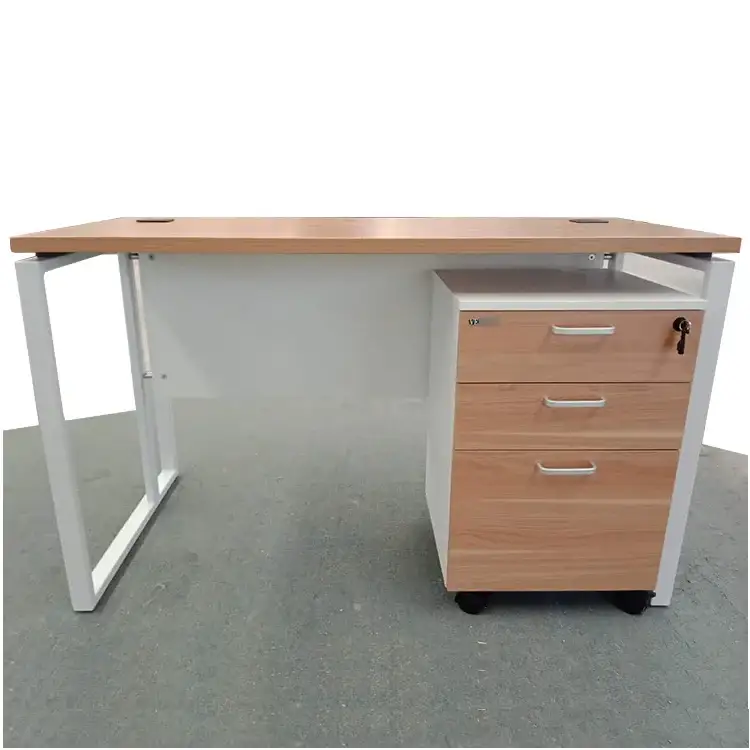 Büromöbel, OEM-unterstützter moderner Computertisch aus Holz für die Verwendung als Personalbüroschreibtisch 1