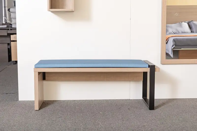 Banco de equipaje tapizado de madera con pata de metal GCON CG-211 1