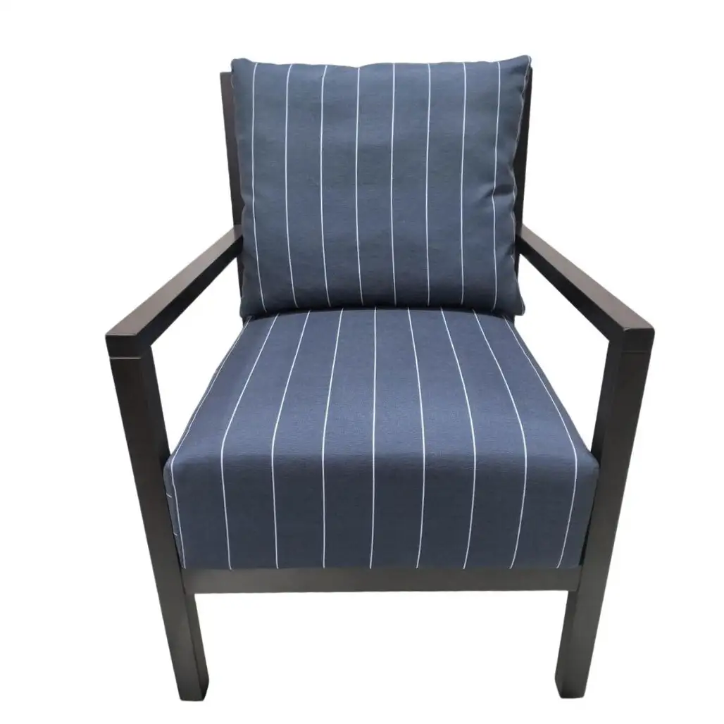 Poltrona moderna in tessuto a righe GCON CIS-104 con struttura in legno scuro 1