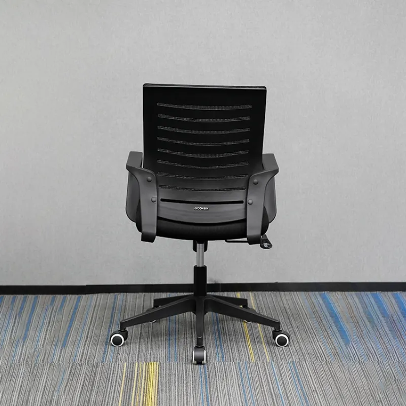 What details should you pay attention to when customizing office furniture in Shanghai?